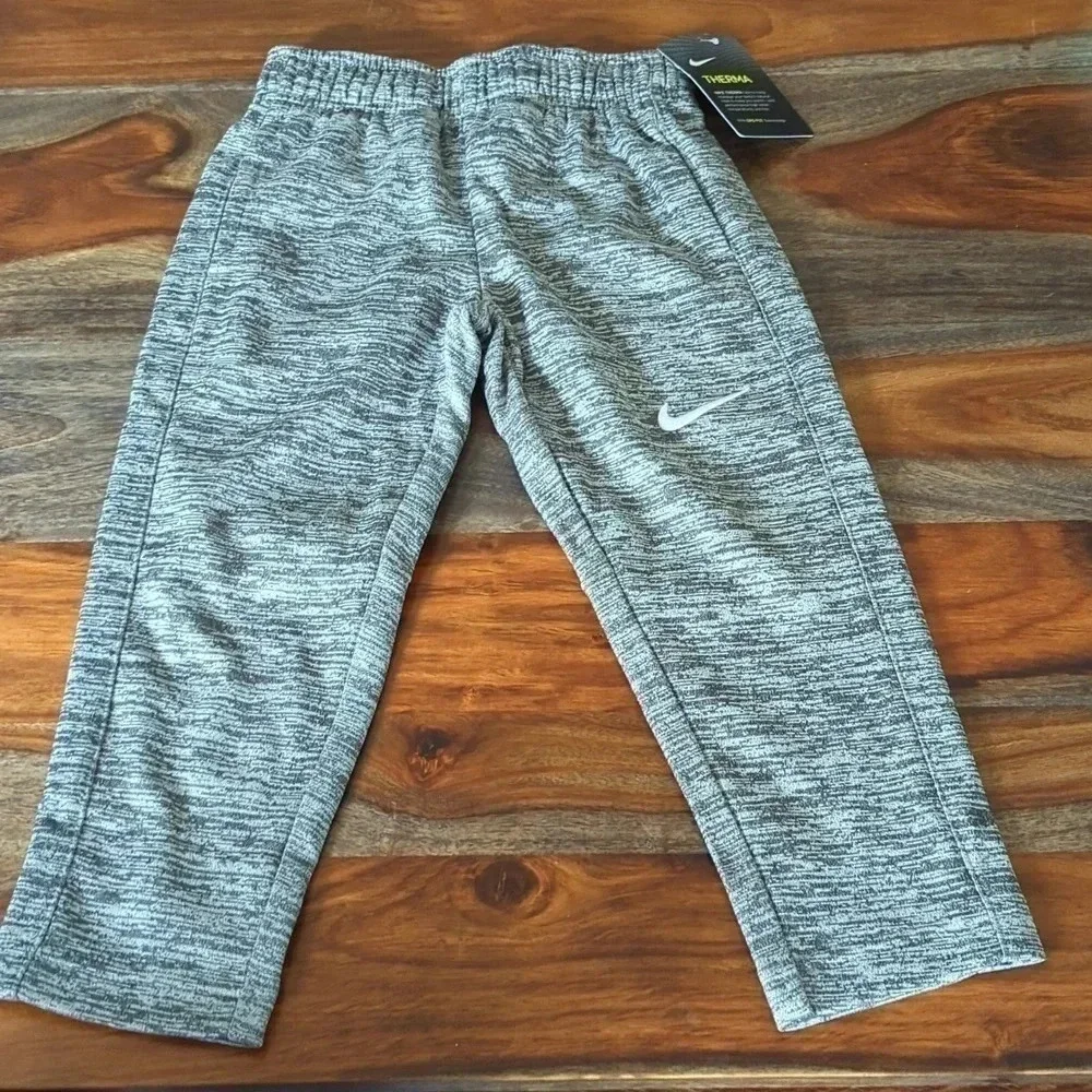 2 Boys Nike Thermal fit fleece pants